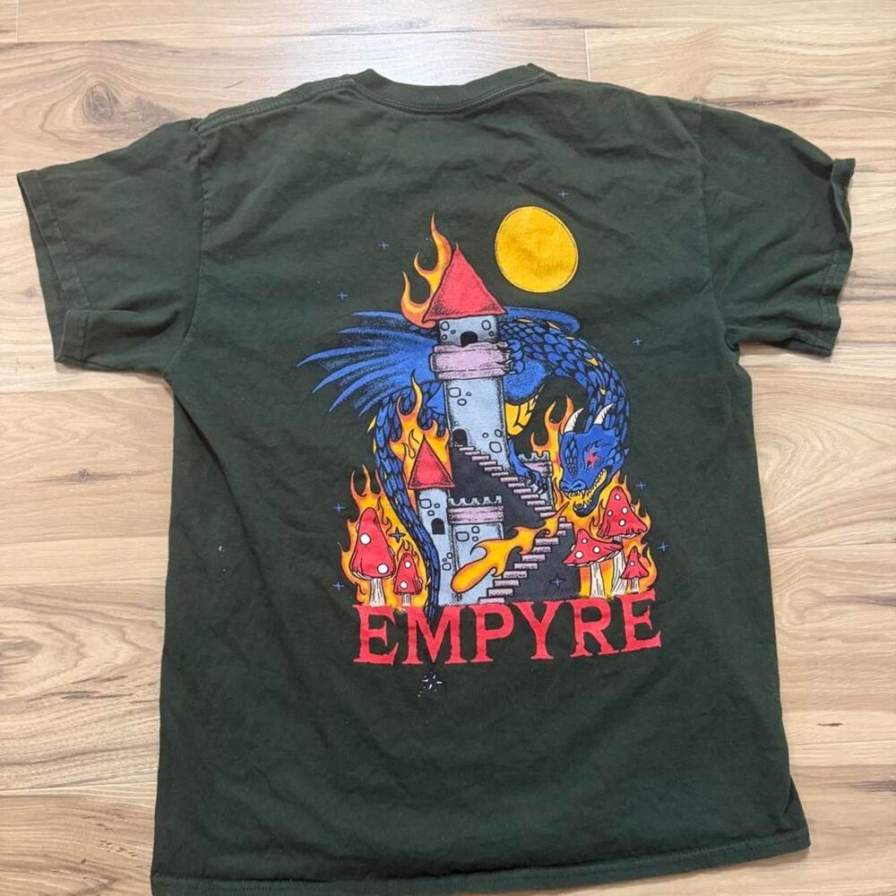 Empyre Y2K Skater style big print flames dragon tee Size Medium